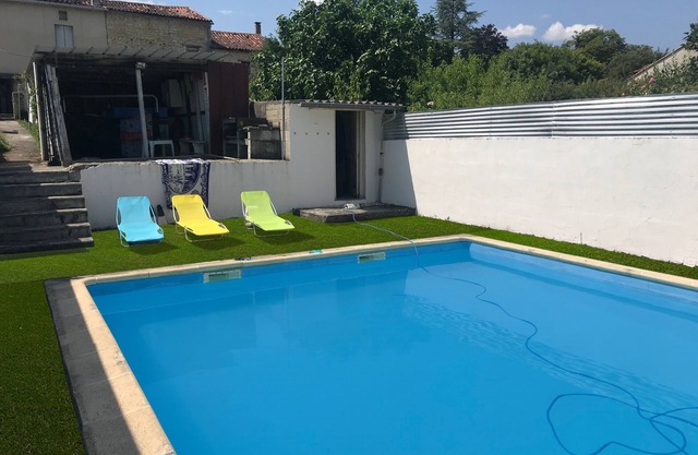 - Quiet house in the countryside, private pool 50m² 10x5 and vegetable garden