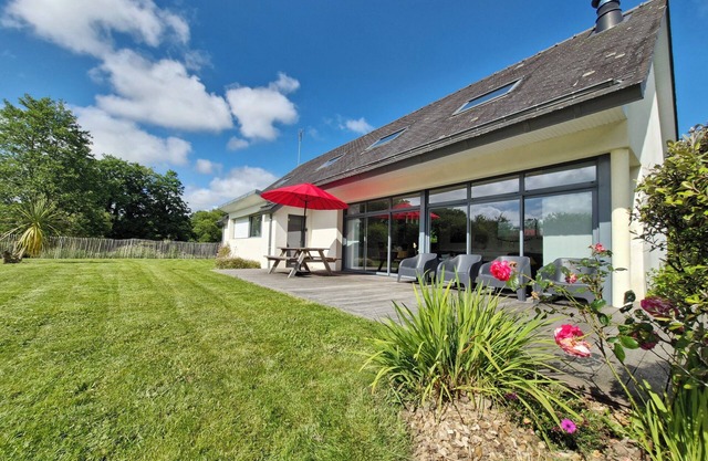 Quiet house only 10 minutes from the beach!