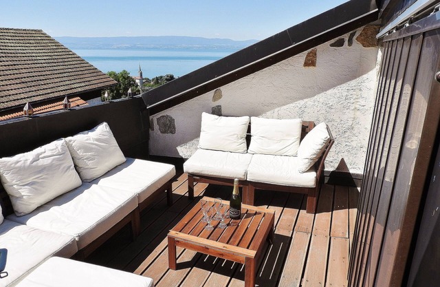 Quiet house with beautiful lake view, ideal for family walks