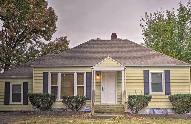 Quiet Kansas City Home ~6 Miles to Downtown!