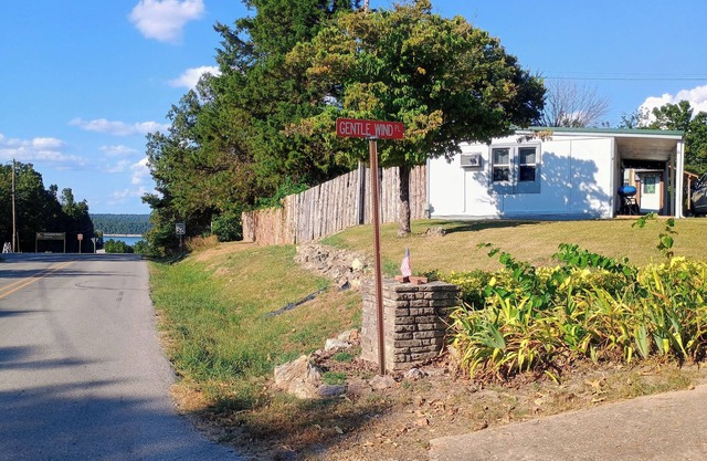 Quiet Lake Cabin in Mountain Home