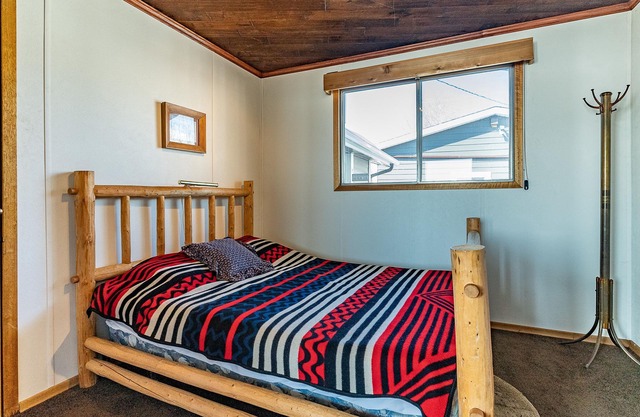 Quiet Lakefront Cabin with Huge Windows