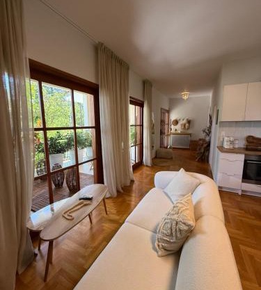 Quiet luxury studio next to airport