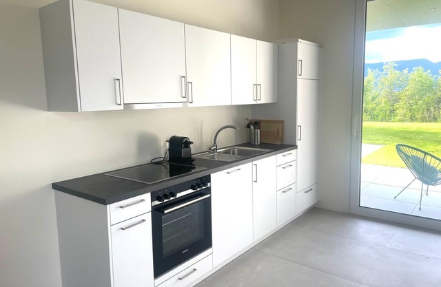 Quiet, modern apartment