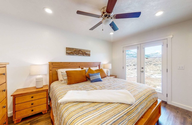 Quiet Mountain-View Home near National Parks & Outdoor Adventures