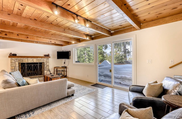 Quiet Neighborhood - Lake Retreat W/Stunning Views, New Deck, Easy Ski Access