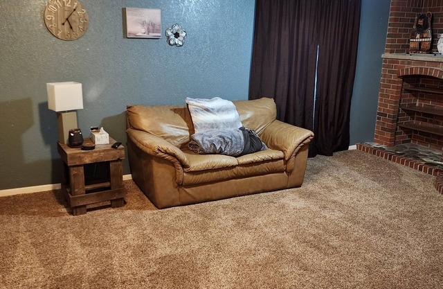 Quiet one bedroom with bathroom on the west end of Billings