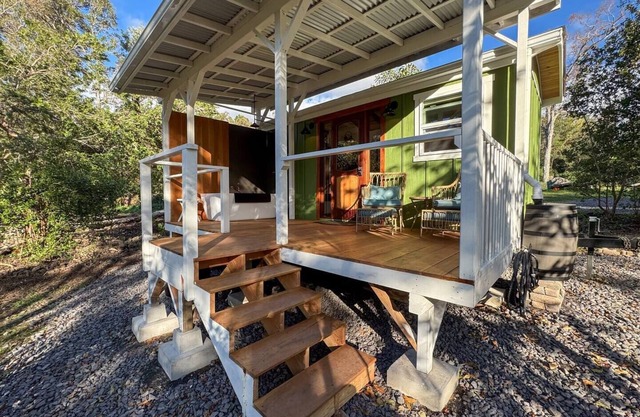 Quiet & Private Retreat w/Outdoor Soaking Tubnn
