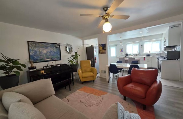Quiet & Quaint 2 Bedroom 1 Bath with Yard