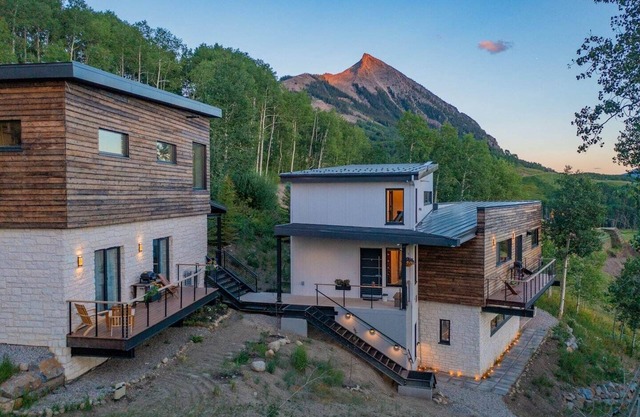 Quiet Residential setting | Guest House Chalet | Easy access to MTB and hiking trails