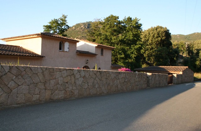 QUIET RESIDENCE DES CHAMPS SWIMMING POOL