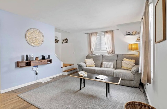 Quiet Rochester Neighborhood | Mins to Beach