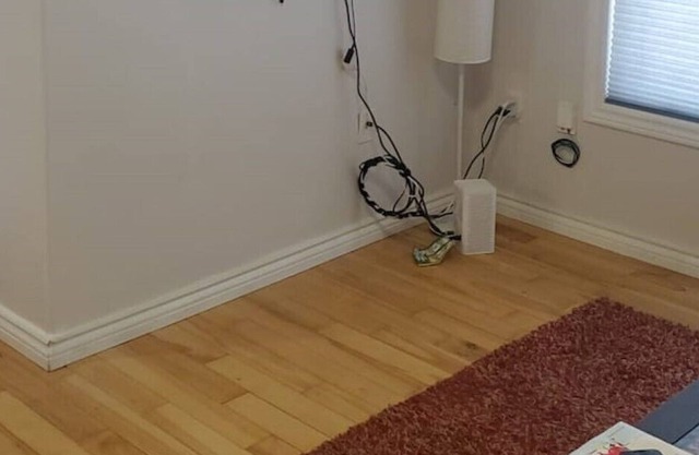 Quiet room in a nice neighborhood