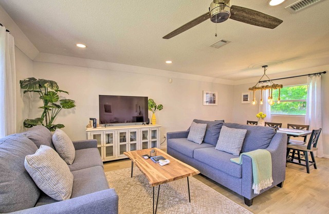 Quiet Satellite Beach Home w/Lanai, Walk to Beach