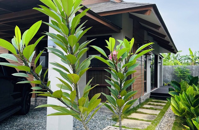 Quiet Seaside Villa 5 mins walk to the beach, clubhouse and boardwalk