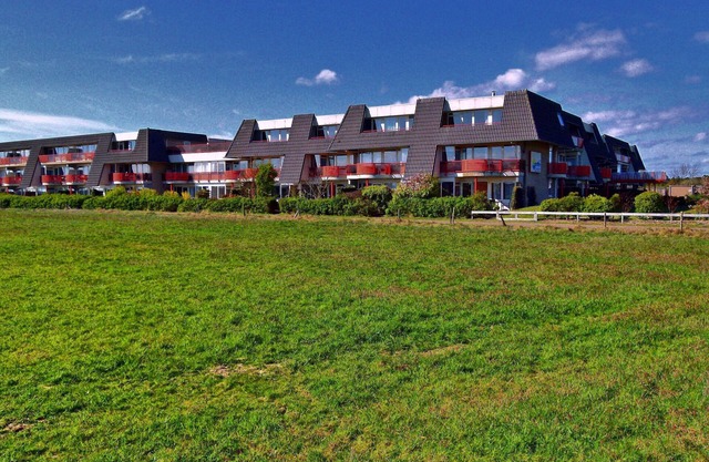 Quiet sunny holiday flat, on a Dutch island, wonderful view, near the beach