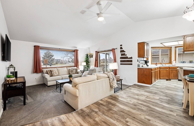 Quiet, super clean, comfortable home on the 11th Tee of a public golf course.