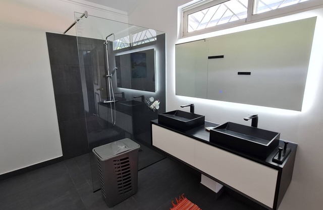 Quiet villa by the sea, ideal for families or groups of travellers