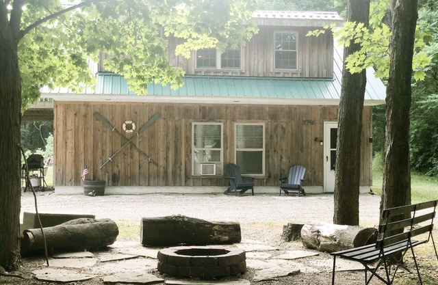 Quiet weekend getaway - In the middle of Lake Erie Wine Country
