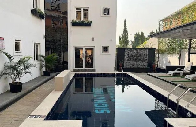 Quintessential Apartments By Signature