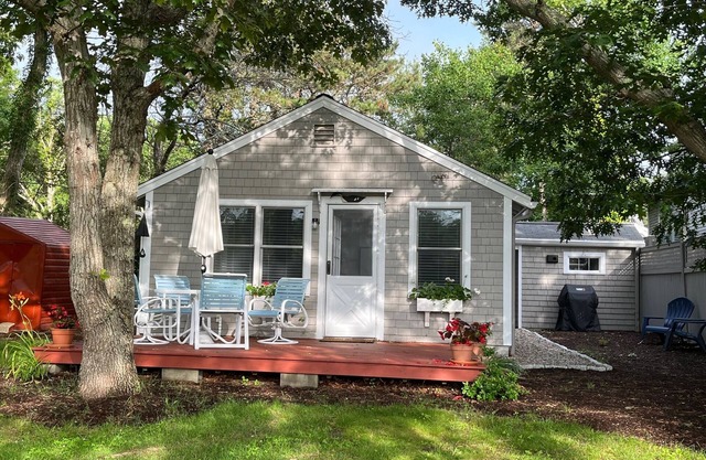Quintessential Waterfront Cape Cod Cottage
