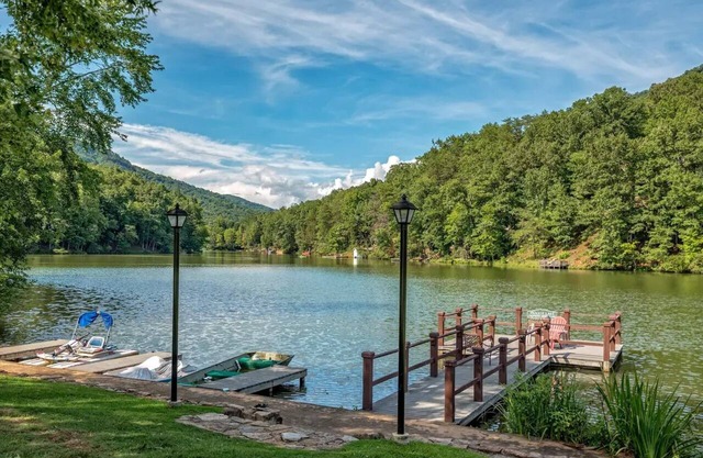 Quite 55 community. Close to shopping, farmers market, and especially beaches.