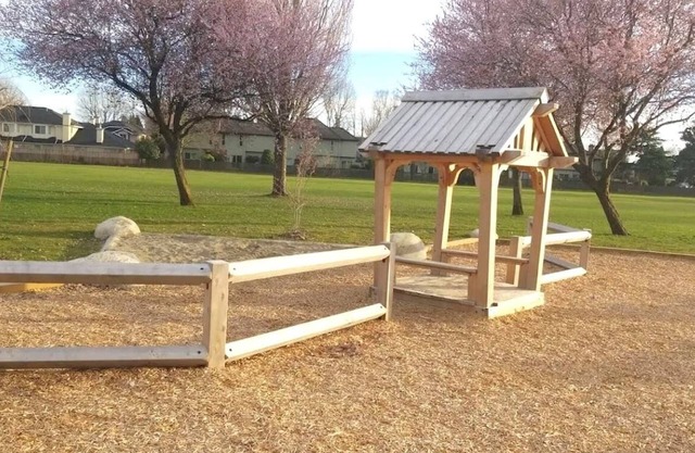 Quite and Convenient 1 Bed 1 Living Fiber Gig WiFi/AC/Parking/Near YVR