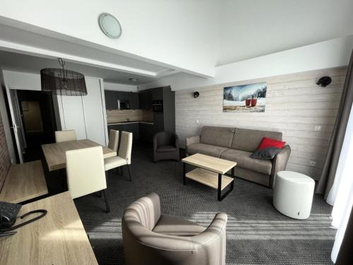 Résidence Le Portillo - Piscine - Studio pour 6 Personnes MAE-4503