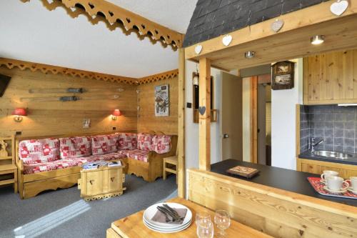 Résidence Pierre De Soleil - Appartement chaleureux et rénové · Skis aux pieds MAE-3575