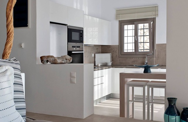 R 1227 Titus Senior Villa with Private Pool With Guest Laundry, Lounge & Outdoor Jacuzzi