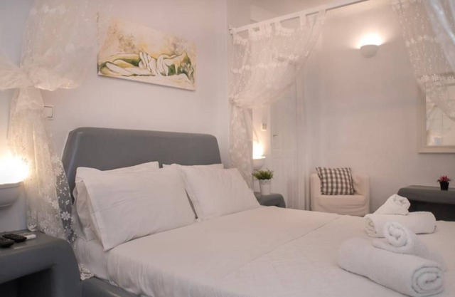 R 1368 Dream Villa 2 with with private pool and sea view.