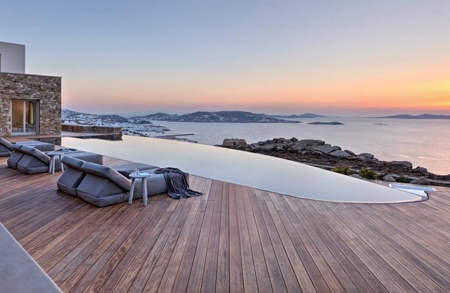 R 1414 Vision Blue Villa With BBQ, Jacuzzi & Hammam
