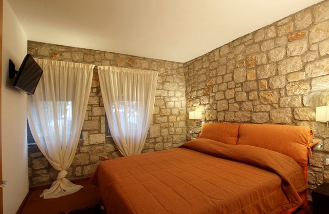 R 341 Exclusive 2 Bedroom Villa Private Swimming pool and sea view