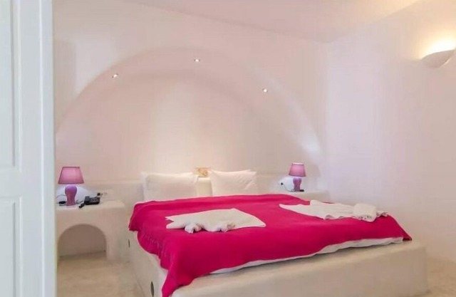 R 387 Deluxe Suite with Shared Pool incl Breakfast