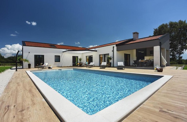 Radola Residence