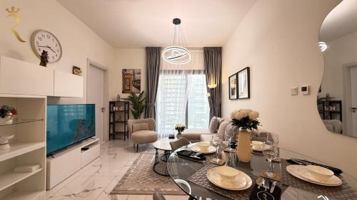 Raha Loft Trend 1BR - Stylish Stay with Pool & Gym Near Al Raha Mall & Beach