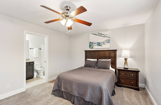 Railton - B6 I Townhome I Driveway