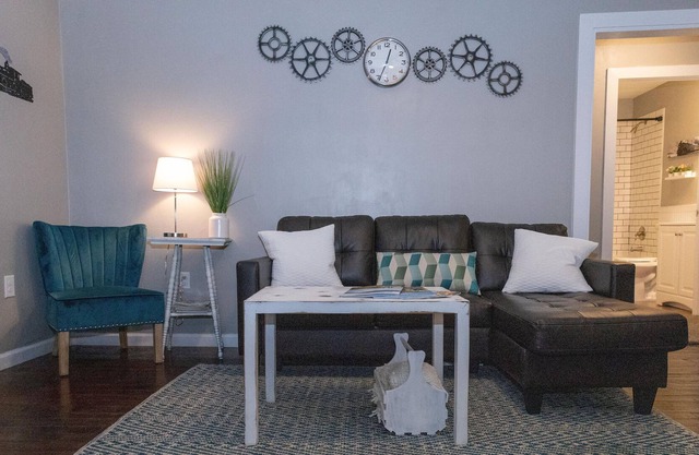Railway Retreat- Close to UMHB & DT - Pet Friendly