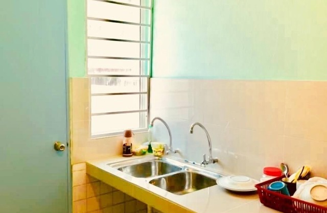 Rainbow - Room 29B