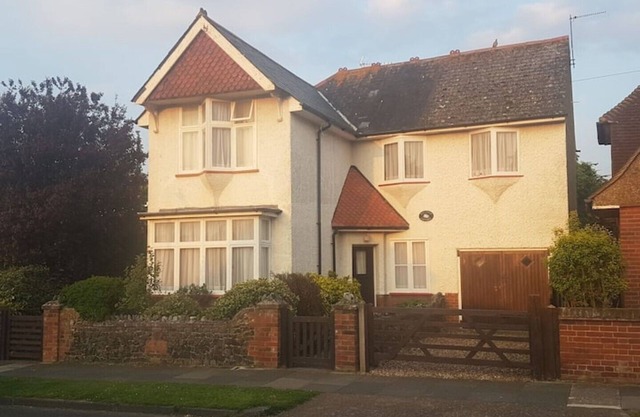Raleigh Cottage Detached 3 bed House in Quiet Area