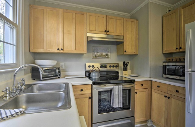 Raleigh ITB Home - Mins to Downtown & North Hills!