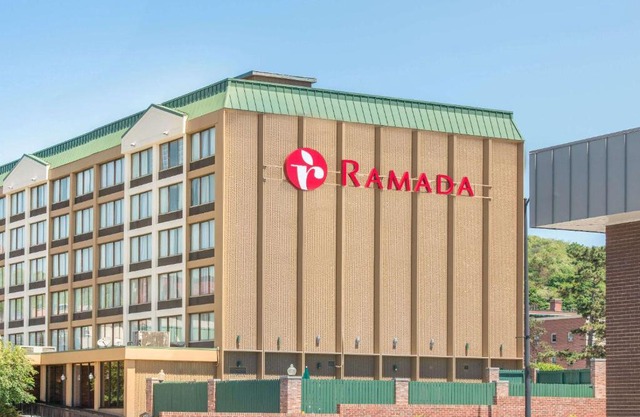 Ramada by Wyndham Cumberland Downtown