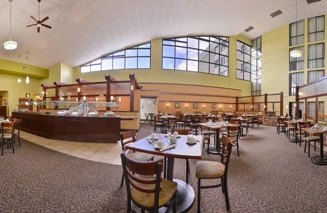 Ramada Plaza by Wyndham Sheridan Hotel & Convention Center