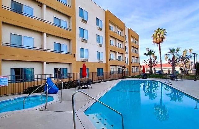 Ramada by Wyndham Bakersfield North