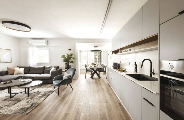 Ramat Hasharon Chic Peaceful Stay