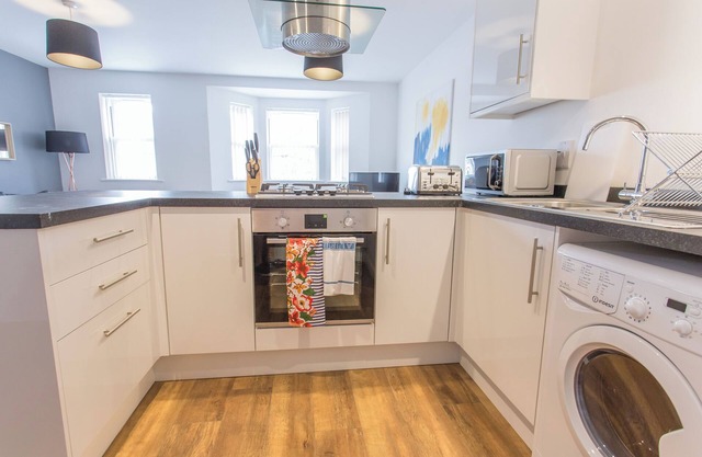 Rana Ct 10 (The Sheldonian Suite) | 1 Bed Apt