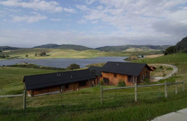 Ranchito Nicasio - Modern Ranch Home - Private and Peaceful