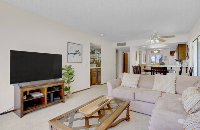 Rancho Villa: Resort Living, Pool, Hot Tub, Tennis