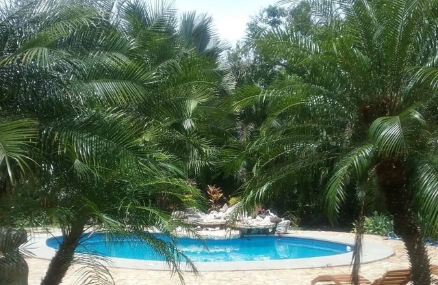 Rancho w/ pool near beach