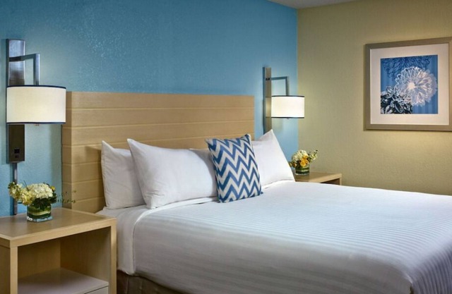 Rare Find! Outdoor Pool, Pets Allowed, Near Memphis Rock n Soul Museum!